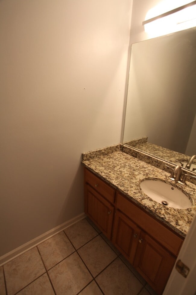 Building Photo - Cornerstone Condo Available Fall!