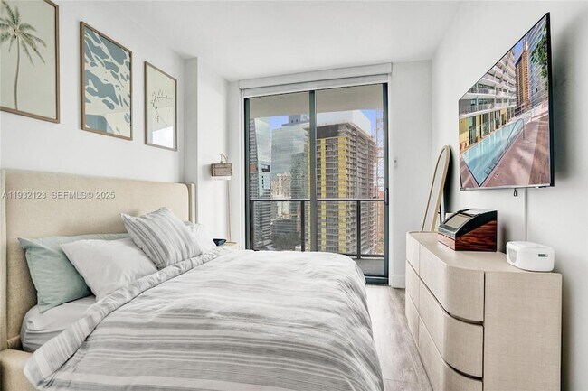 Building Photo - 1300 S Miami Ave