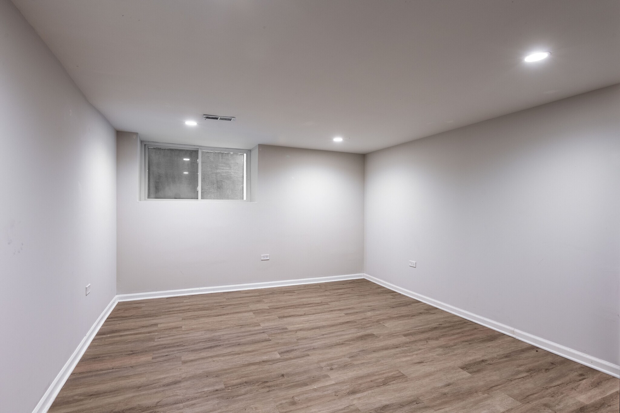 Building Photo - 2701 W Thomas St