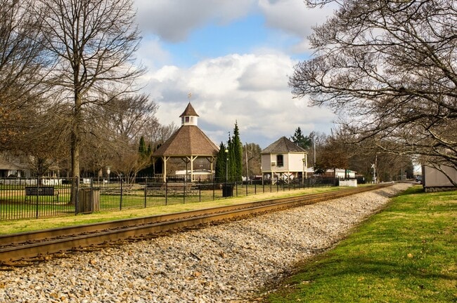 Building Photo - 12917 Tallulah Dr