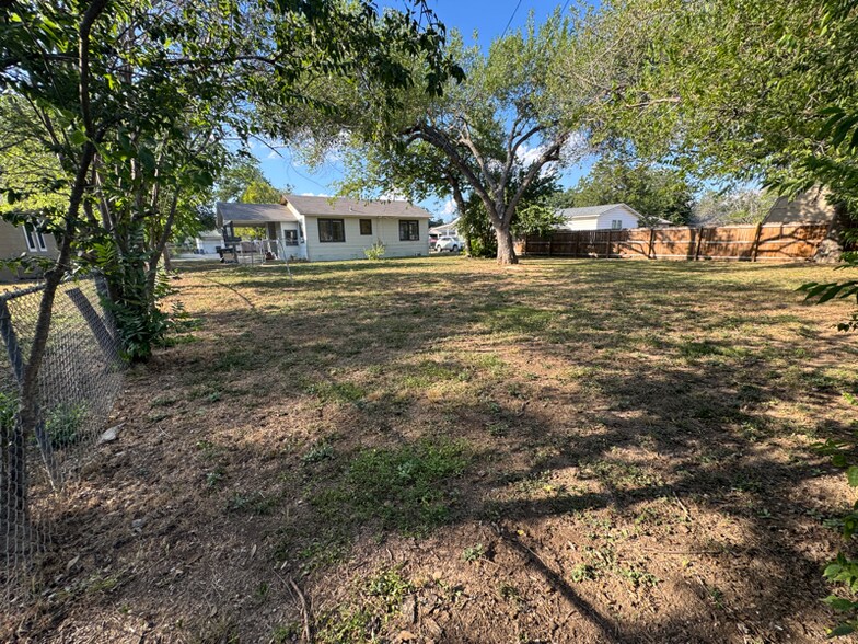 Building Photo - 510 Mitchell Ave