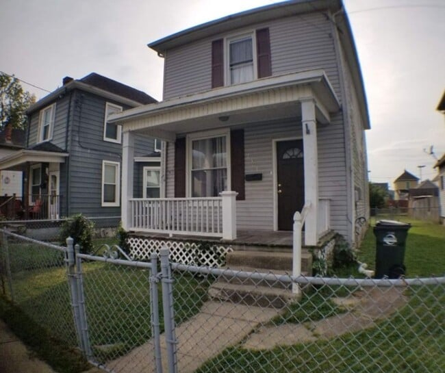 Building Photo - Three-bedroom 2 Full Bath Single-Family Ho...