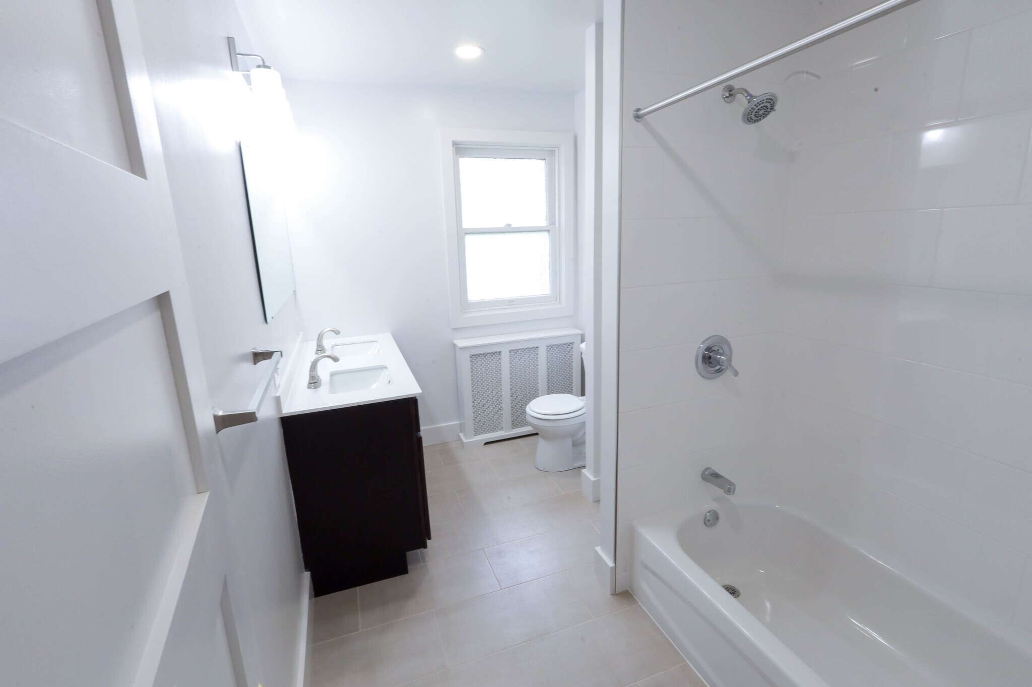 2nd Floor Bathroom with Tub and Dual Vanity - 1124 Brownsville Rd