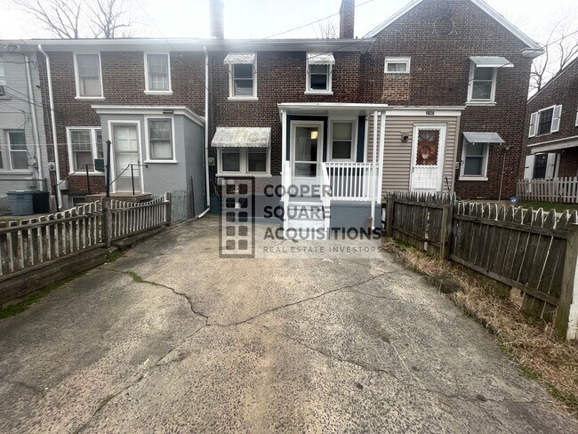 Building Photo - Newly Renovated 3 Bed/1 Bath home in Fairview!