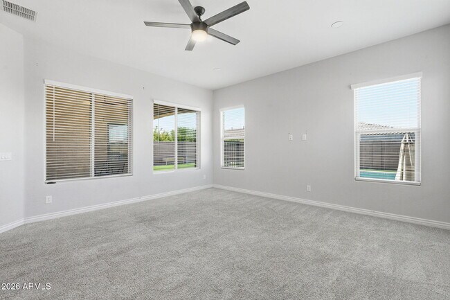 Building Photo - 10631 E Thatcher Ave