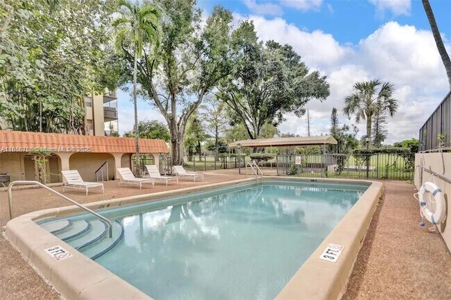 Building Photo - 6361 N Falls Cir Dr