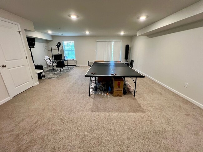 Building Photo - Stunning 4-Bed Townhome in Quakertown! Ava...