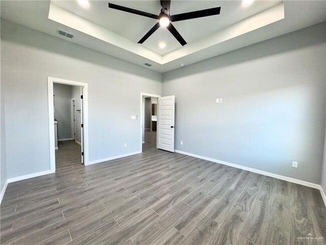 Building Photo - 905 Durango Dr