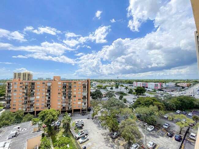 Building Photo - 1470 NE 125th Terrace