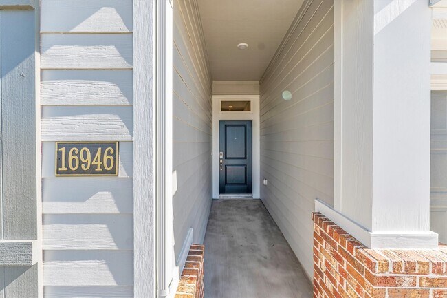 Building Photo - 16915 Lavender Farm St