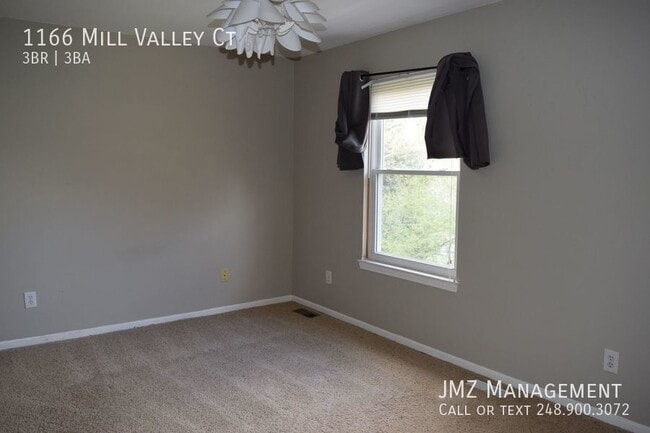 Building Photo - GORGEOUS OXFORD COLONIAL FOR LEASE!