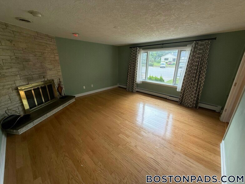 Building Photo - 78 Rosewood Dr