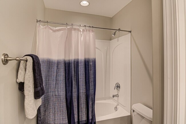 Building Photo - Fully Furnished 3BR/2.5BA Townhome – Private Community – Available 12/5