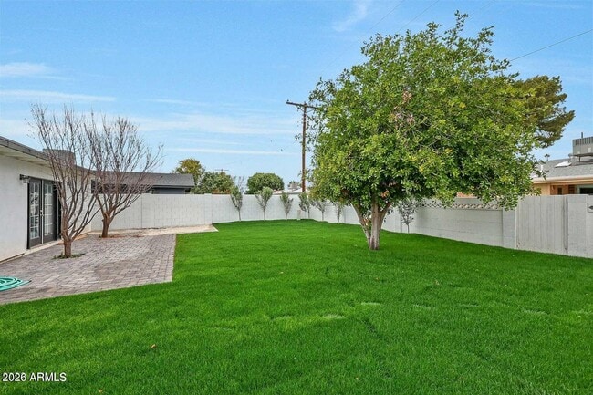 Building Photo - 8444 E Bonita Dr