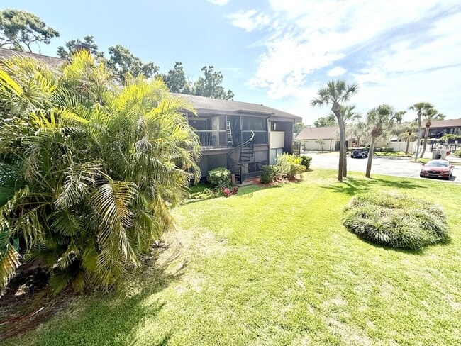 Building Photo - 785 S Village Dr