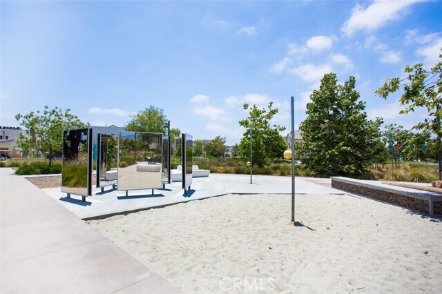 Building Photo - 198 Frame