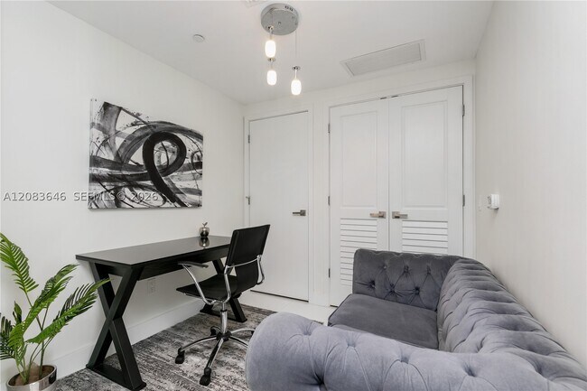 Building Photo - 1080 Brickell Ave