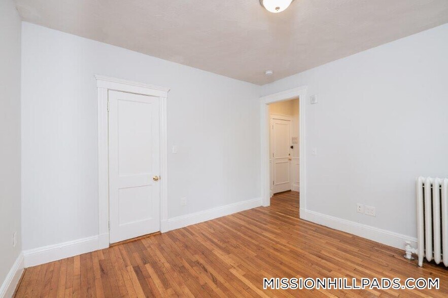 Building Photo - 49 Worthington St