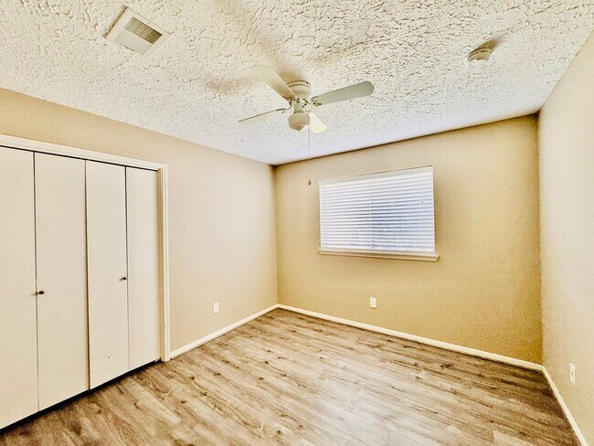 Building Photo - 2011 Echo Ridge