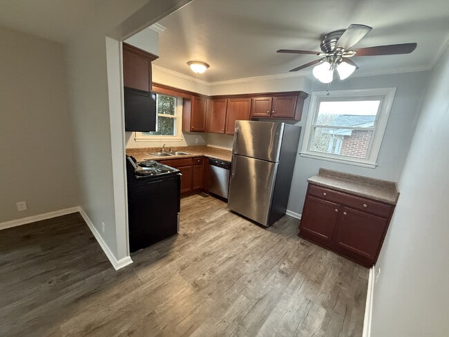 Building Photo - 2bed/2bath with Bonus room and garage! 2600B Dixon Drive, Nashville!