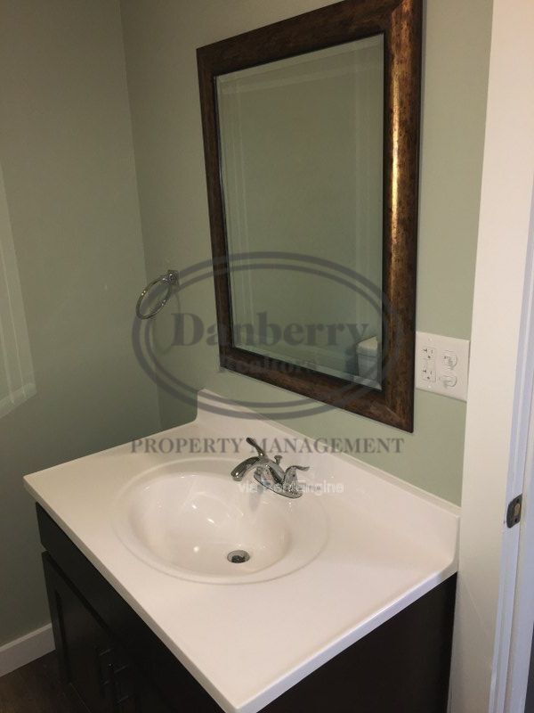 Building Photo - 319 Frazer St