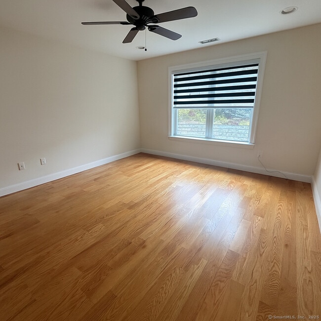Building Photo - 6 Murphys Ln