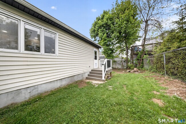 Building Photo - 207 Hillcrest Rd