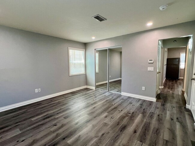 Building Photo - Beautiful Remodeled 1-Bedroom Cottage w/Central A/C and Parking in Hillcrest