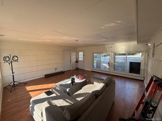 Building Photo - 21 Chateau Dr