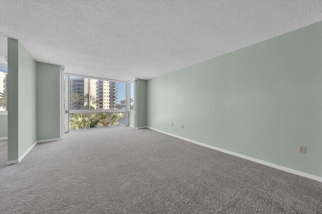 Building Photo - 660 Island Way