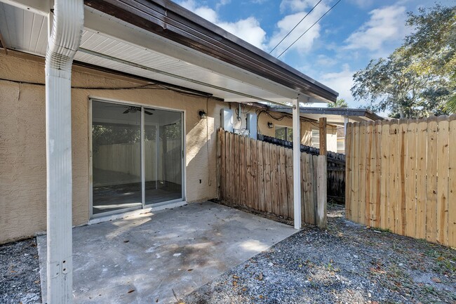 Building Photo - Spacious Upgraded 2-Bedroom Home with Modern Kitchenin Volusia County – Edgewater, FL