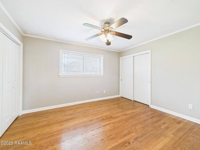Building Photo - 216 Brentwood Blvd