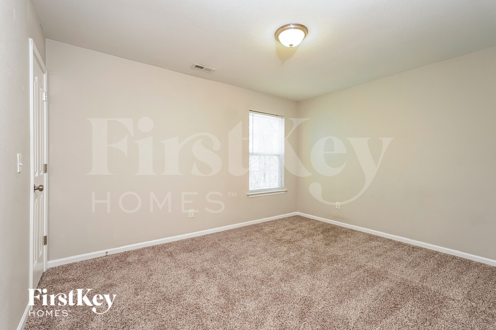 Building Photo - 165 Salem Trail Ct