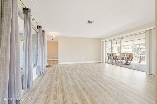 Building Photo - 1730 Canal Ct