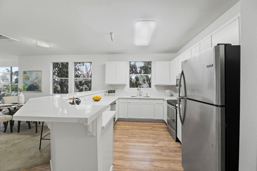 Building Photo - 951 S 12th St