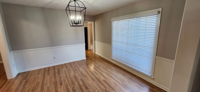 Building Photo - 3 bedroom home in North Columbus