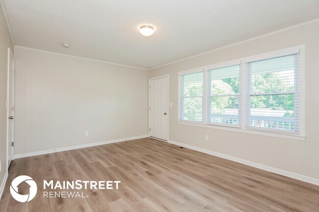 Building Photo - 2419 Sandlewood Dr