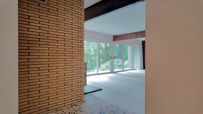 Building Photo - 14 Overlook Dr
