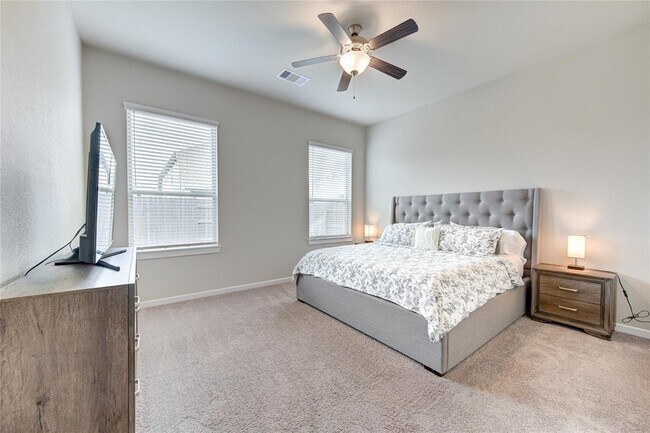 Building Photo - 6019 Bristlegrass Ln