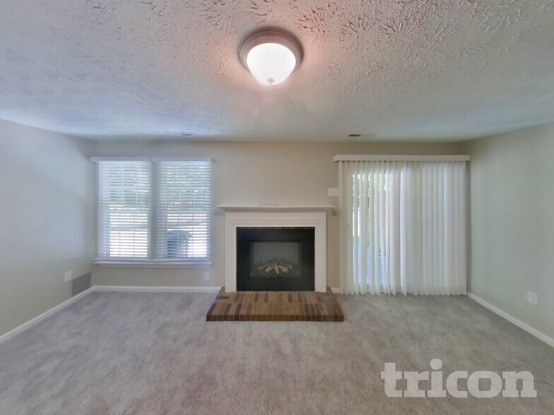 Building Photo - 9851 Bayline Cir