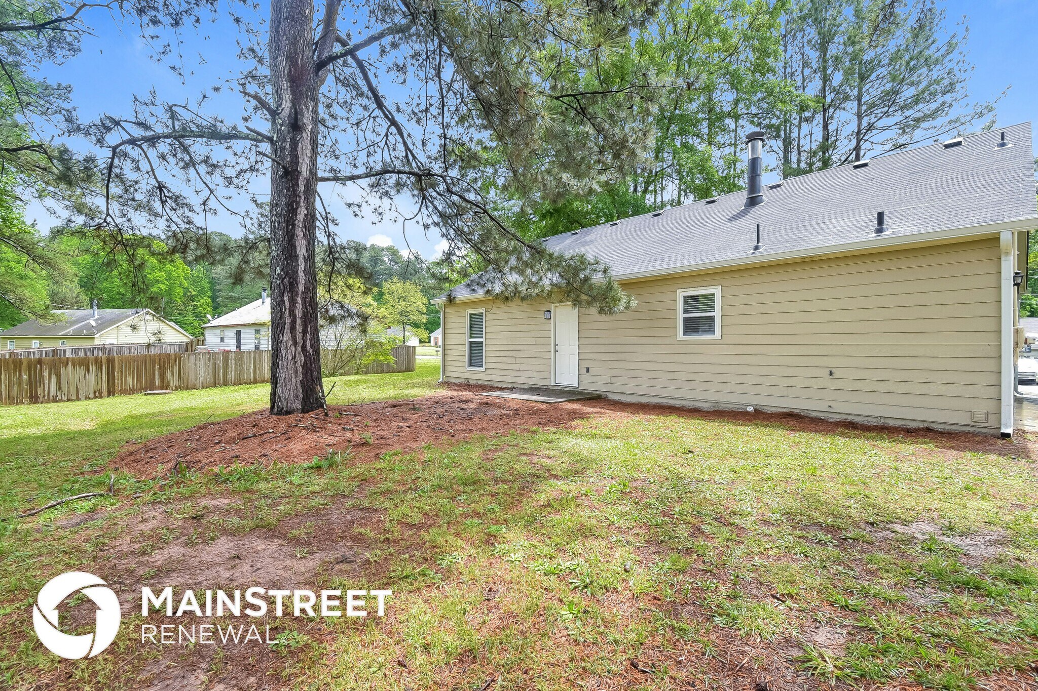 Building Photo - 2745 Sapphire St