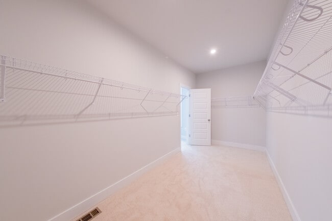 Building Photo - 803 Birchwood Hill Pl