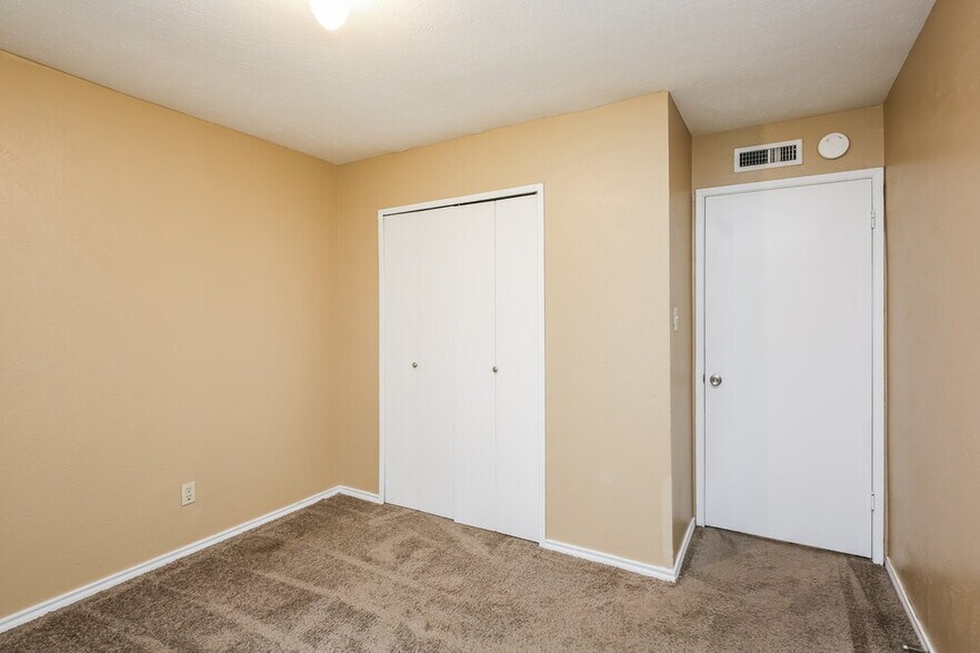 Building Photo - 2255 Goldleaf Ct