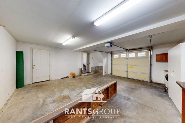 Building Photo - 3-Story Eastside Home with Views of the Bay!