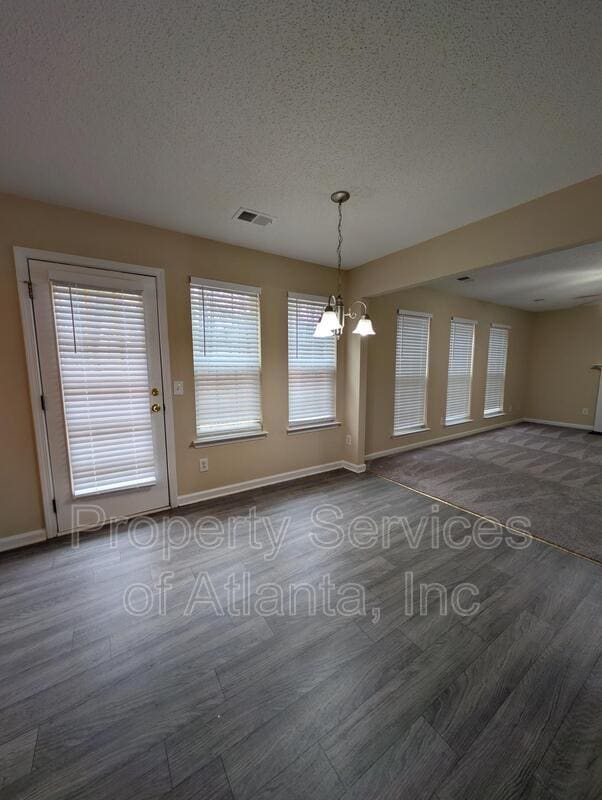 Building Photo - 704 Denise Ct