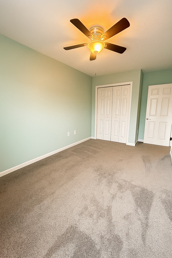 Building Photo - 703 Walnut Ridge Dr