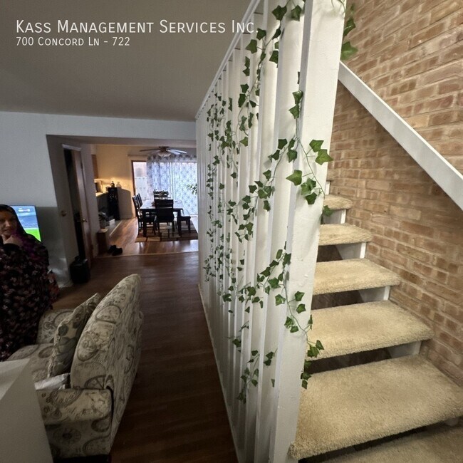 Building Photo - 700 Concord Ln