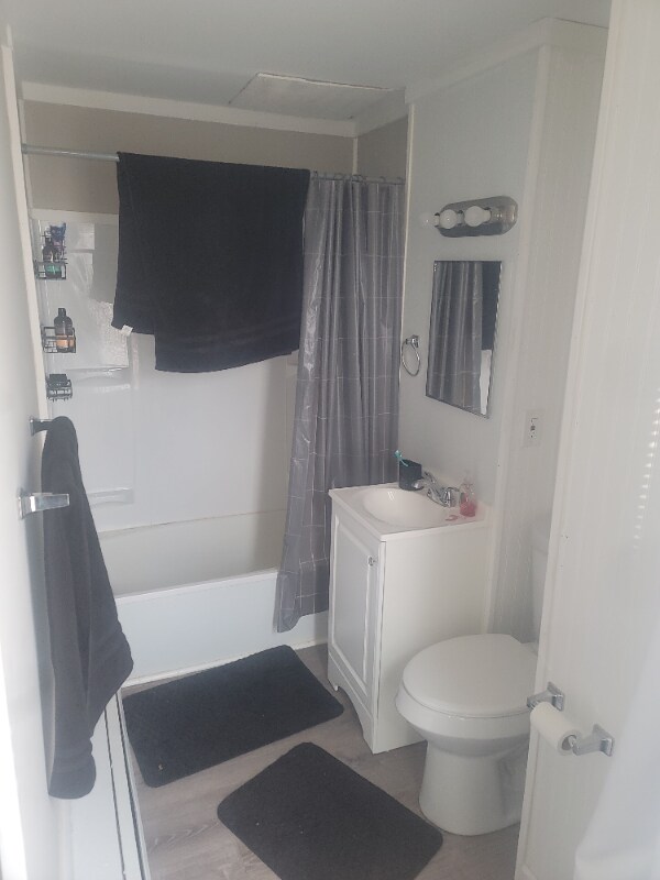 Building Photo - 232 Elm St