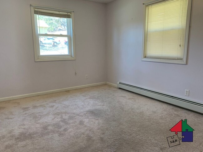 Building Photo - Barre Single Family Home - 4BR 1.5BA with In-Unit Laundry