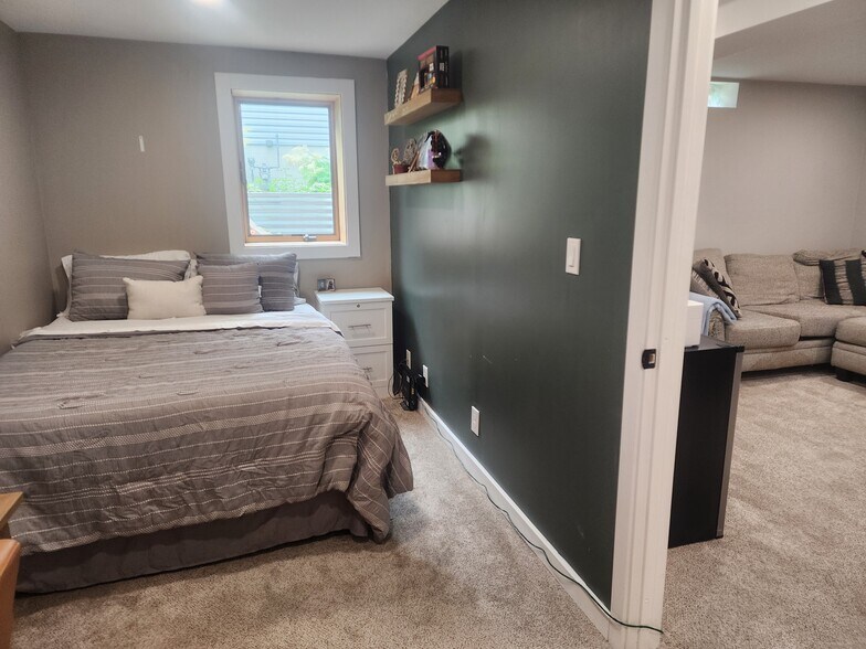 Downstairs Bedroom - 2816 Fernwood St